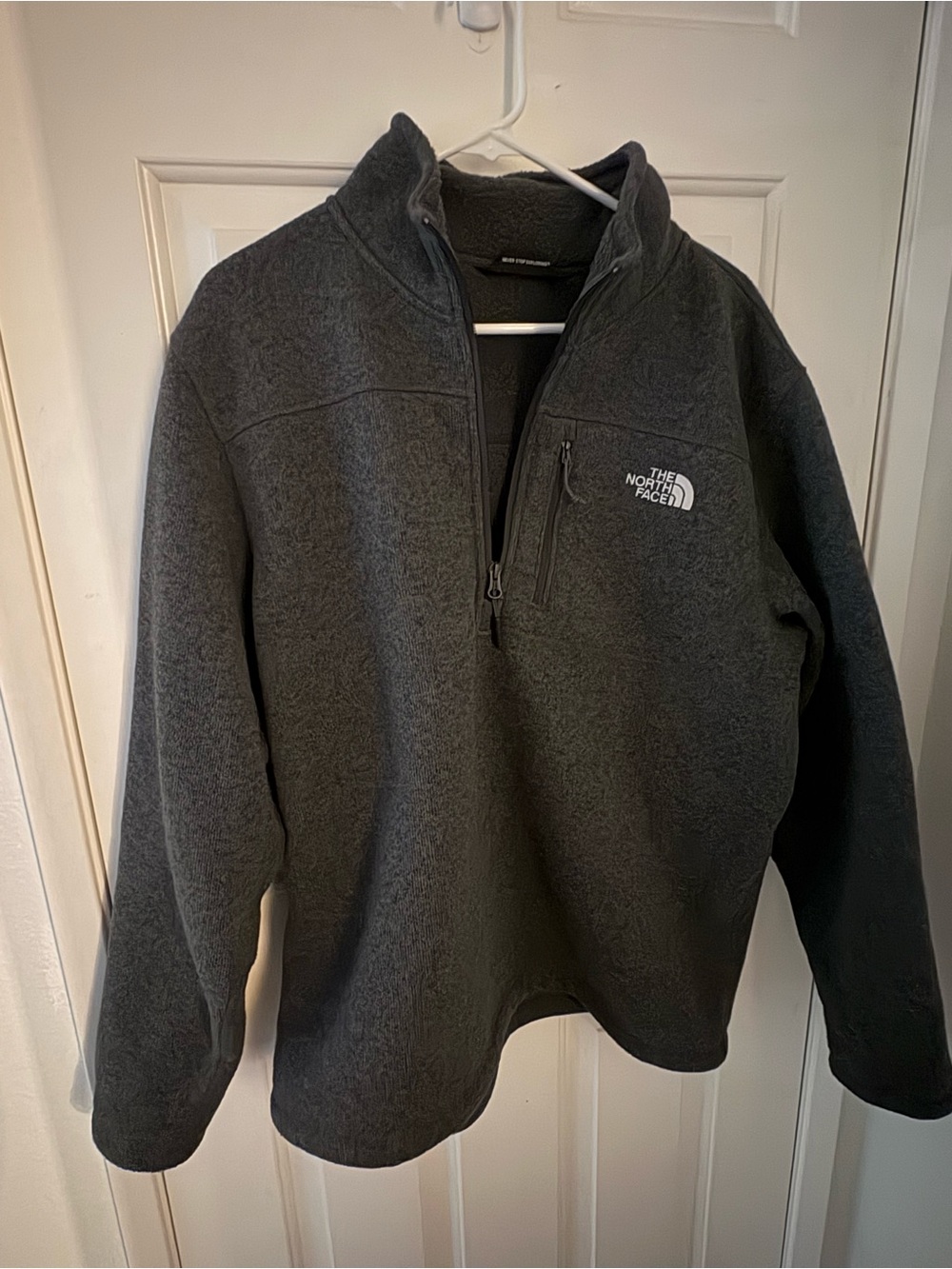 The North Face Men’s Charcoal Gray Half-Zip Fleece Pullover